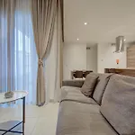 Fully Equipped Comfortable Homes With Wifi & Ac 斯利马