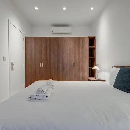 Апартаменты Sliema Fully Equipped Comfortable Homes With Wifi & Ac Слима