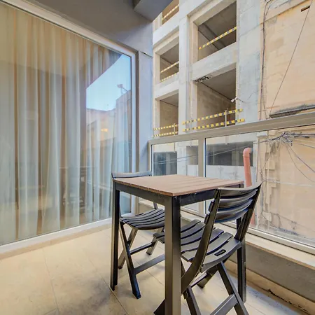 Fully Equipped Comfortable Homes With Wifi & Ac Apartman Sliema