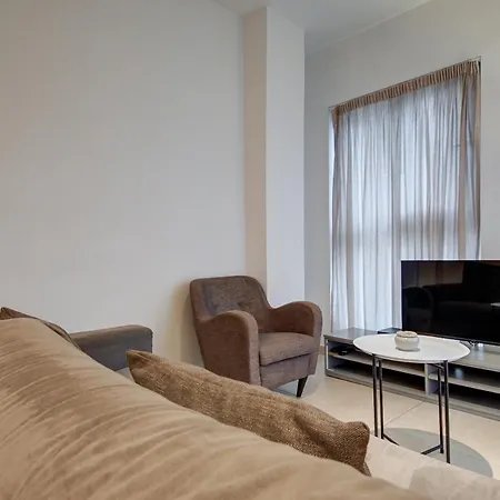Апартаменты Sliema Fully Equipped Comfortable Homes With Wifi & Ac Слима