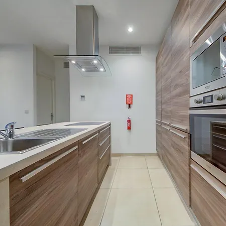 Апартаменты Sliema Fully Equipped Comfortable Homes With Wifi & Ac Слима