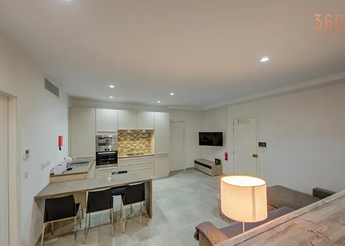 Fully Equipped Comfortable Homes With Wifi & Ac *