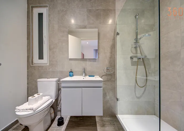 Fully Equipped Comfortable Homes With Wifi & Ac * Sliema