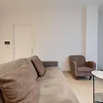 Fully Equipped Comfortable Homes With Wifi & Ac 아파트